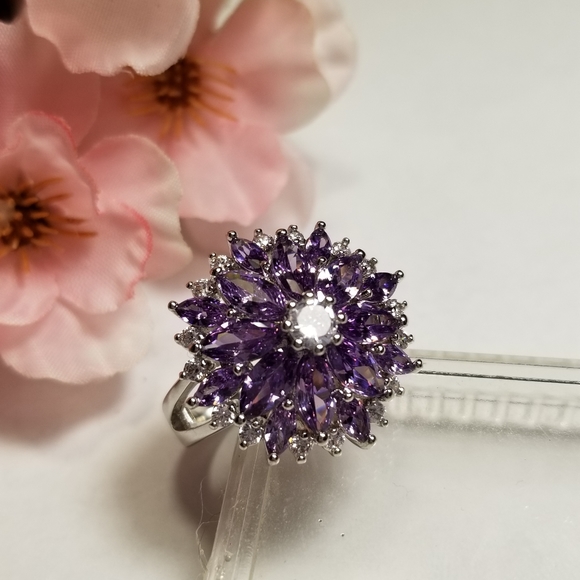 Beautiful Flower Marquise Cut Amethyst Ring - Picture 2 of 8